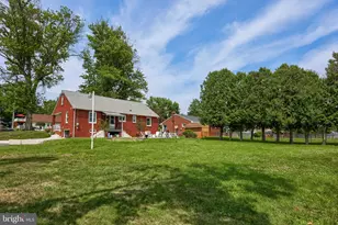 1700 Manor St, Columbia, PA 17512 - Photo 2