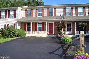 142 Chelmsford Dr, Marietta, PA 17547 - Photo 2