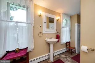 724 Fulton St, Akron, PA 17501 - Photo 32