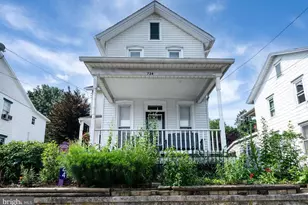 724 Fulton St, Akron, PA 17501 - Photo 4