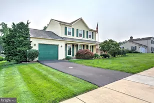205 Walnut Ln, New Holland, PA 17557 - Photo 2