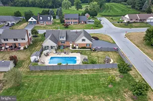 695 Sue Dr, Lititz, PA 17543 - Photo 64