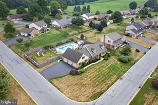 695 Sue Dr, Lititz, PA 17543 - Photo 68