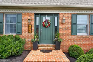 695 Sue Dr, Lititz, PA 17543 - Photo 6