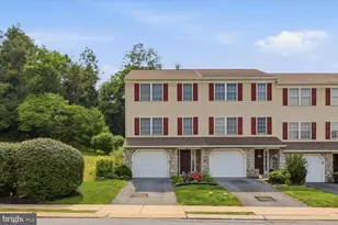 110 Acorn Ln, Mountville, PA 17554 - Photo 1