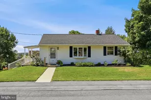 12 S Conestoga View Dr, Akron, PA 17501 - Photo 1
