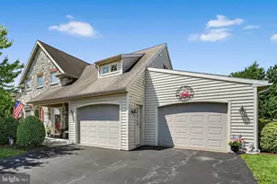 1066 Cambridge Dr, Manheim, PA 17545 - Photo 2