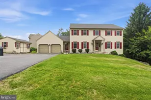 906 Hidden Hollow Dr, Gap, PA 17527 - Photo 1