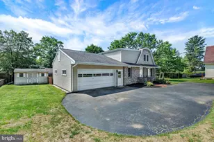 2050 Stonecrest Dr, Lancaster, PA 17601 - Photo 4