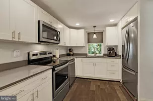 2050 Stonecrest Dr, Lancaster, PA 17601 - Photo 10