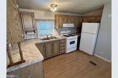 21 S Green Acres Circle, Akron, PA 17501 - Photo 8