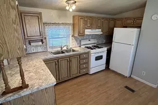 21 S Green Acres Circle, Akron, PA 17501 - Photo 8