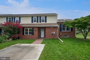 455 Crosswinds Dr, Lititz, PA 17543 - Photo 1