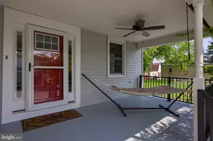 6045 Pine St, East Petersburg, PA 17520 - Photo 8
