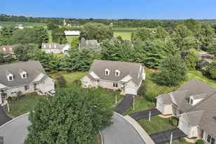 8 Oldham Ct, Lancaster, PA 17602 - Photo 1