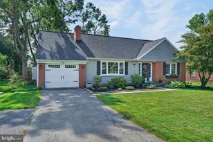 1426 Hollywood Dr, Lancaster, PA 17601 - Photo 2