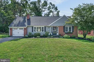 1426 Hollywood Dr, Lancaster, PA 17601 - Photo 1