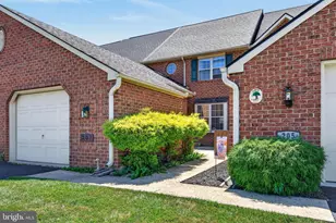 207 Pine Bridge Ln, Lancaster, PA 17603 - Photo 2