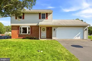 3188 Thornapple Dr, Lancaster, PA 17601 - Photo 2