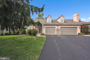 125 Greenview Dr, Lancaster, PA 17601 - Photo 2