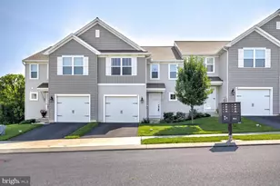 14 Southside Dr, Willow Street, PA 17584 - Photo 1