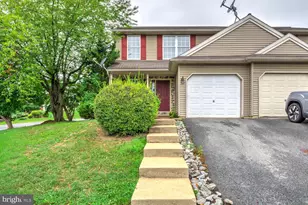 300 Elmshire Dr, Lancaster, PA 17603 - Photo 2