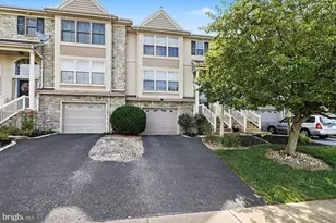 634 Lausch Ln, Lancaster, PA 17601 - Photo 2