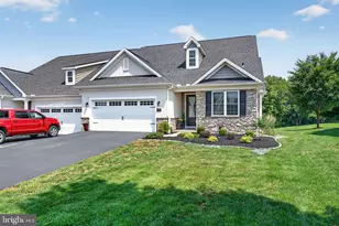 136 Sawgrass Dr, Millersville, PA 17551 - Photo 2