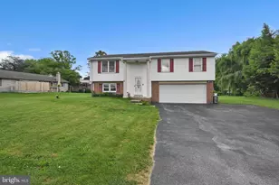 729 Lititz Rd, Manheim, PA 17545 - Photo 2