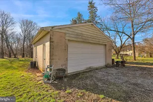 2460 Honeysuckle Ln, Lancaster, PA 17603 - Photo 36
