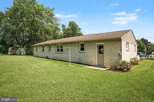 809 Sentz Dr, Mount Joy, PA 17552 - Photo 18