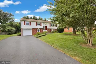 1609 Santa Barbara Dr, Lancaster, PA 17601 - Photo 1