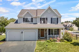 203 Deerfield Ln, Lititz, PA 17543 - Photo 1
