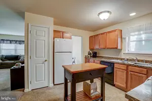 124 E Broad St, New Holland, PA 17557 - Photo 4