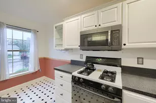 1056 Cobblestone Ln, Lancaster, PA 17601 - Photo 8