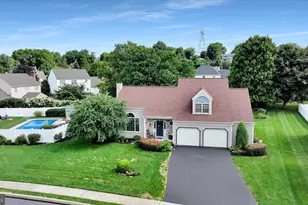 8 Barbara Ln, Lititz, PA 17543 - Photo 2
