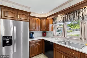 17 E Penn Grant Rd, Willow Street, PA 17584 - Photo 6