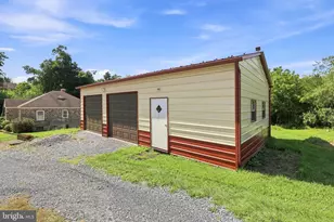 960 Mt Gretna Rd, Elizabethtown, PA 17022 - Photo 2