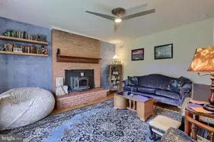 19 Pleasant Dr, Lancaster, PA 17602 - Photo 8