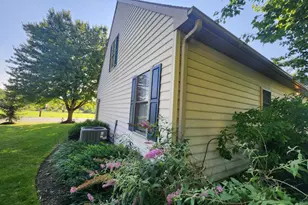 342 N Locust St, Lititz, PA 17543 - Photo 6