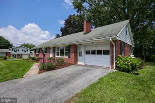 89 Rose Ave, Leola, PA 17540 - Photo 1