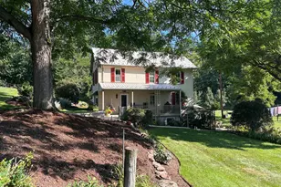 1569 Stonemill Dr, Elizabethtown, PA 17022 - Photo 2