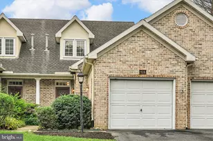 928 Rivergate Ct, Millersville, PA 17551 - Photo 2