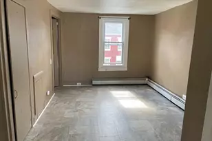 31 S 3rd St, Columbia, PA 17512 - Photo 2