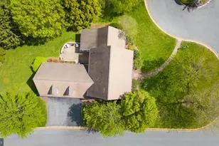 744 Goose Neck Dr, Lititz, PA 17543 - Photo 2