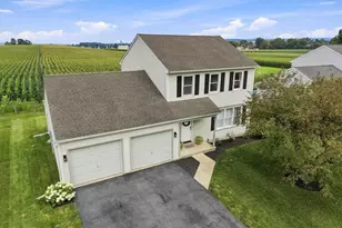 313 Willow Ln, New Holland, PA 17557 - Photo 4