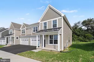 107 Brookfield Dr, Elizabethtown, PA 17022 - Photo 2