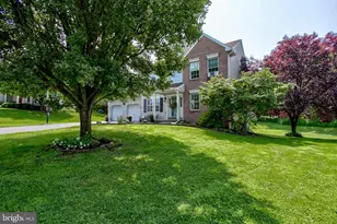 16 Hemlock Dr, Lancaster, PA 17602 - Photo 2