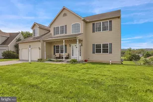 338 Darlington Ct, Lancaster, PA 17601 - Photo 2
