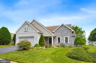 821 Cambridge Dr, Manheim, PA 17545 - Photo 1